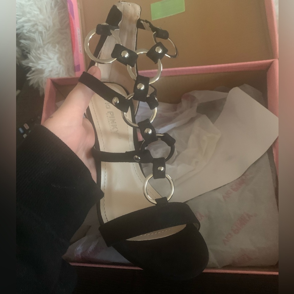 Black Heels O-Ring Chain Open Toe Pumps 6.5 NIB